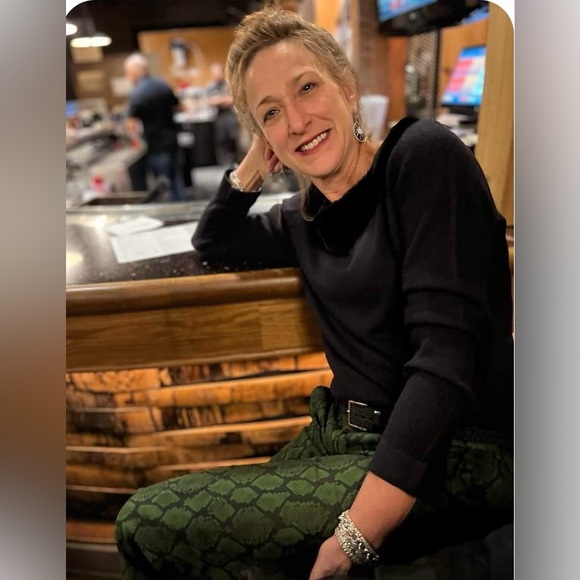 Meet your Posher, Connie - Picture 4 of 6